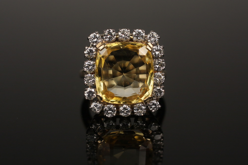 LADY S RING One 14K yellow gold 16542d