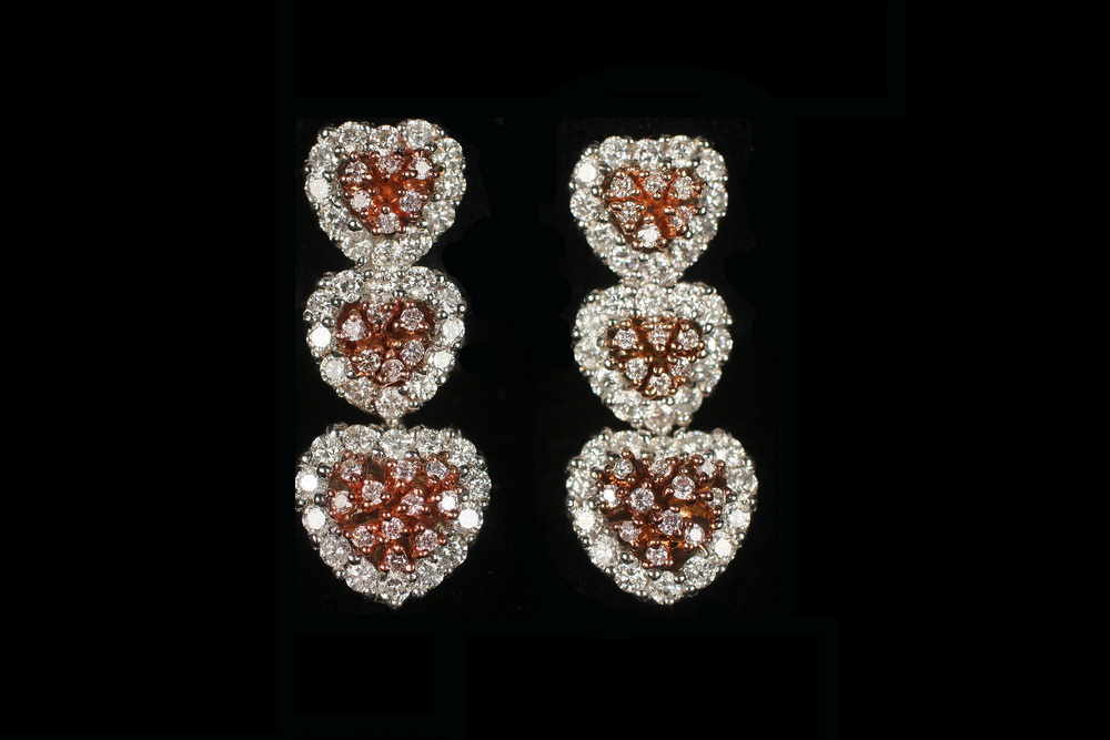 EARRINGS One pair of 18K white 165444