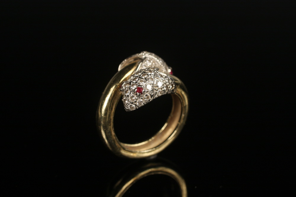 LADY S RING One 18K white and 16544e