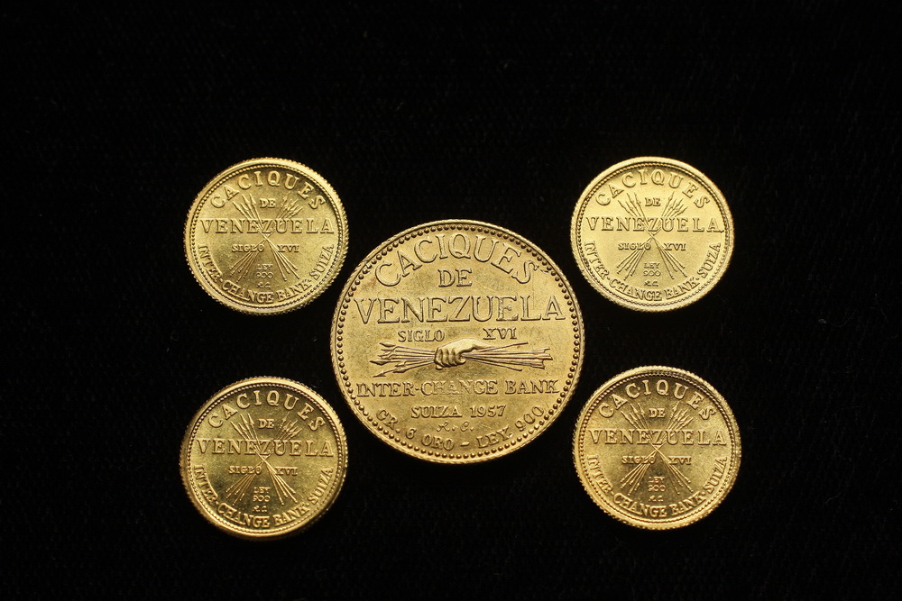 COINS - (5) Venezuelan gold coins