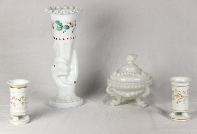 A pair of white porcelain spill 165522
