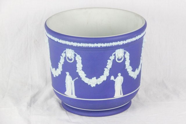 A Wedgwood jasperware jardini?re