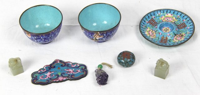 A pair of Chinese enamel bowls