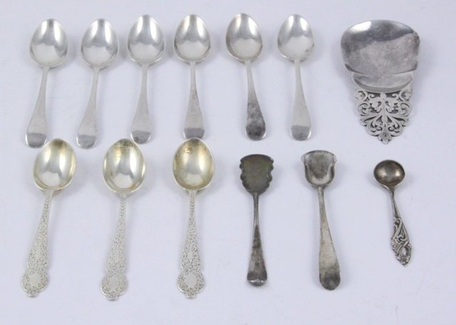 A silver caddy spoon Mappin Webb 165572