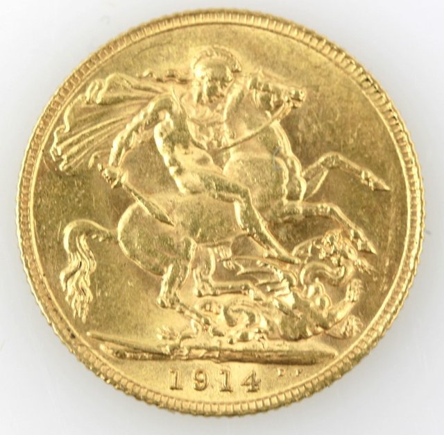 A George V gold sovereign 1914 165588