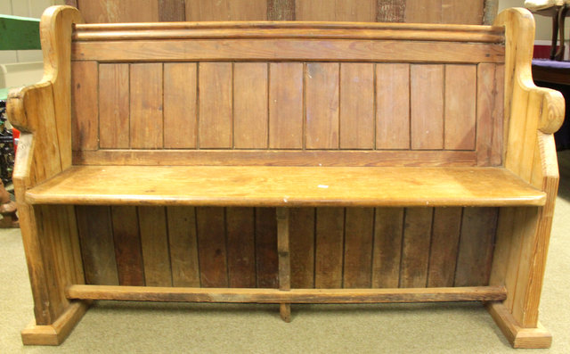 A pitch pine pew 139cm (54.75")