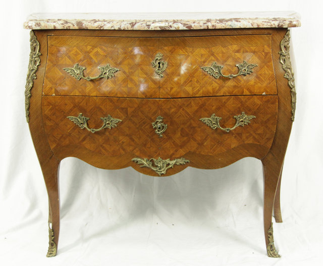 A Louis XV style serpentine commode 16566f