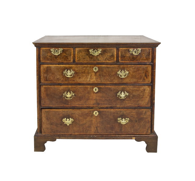 A Queen Anne walnut chest of three 165673