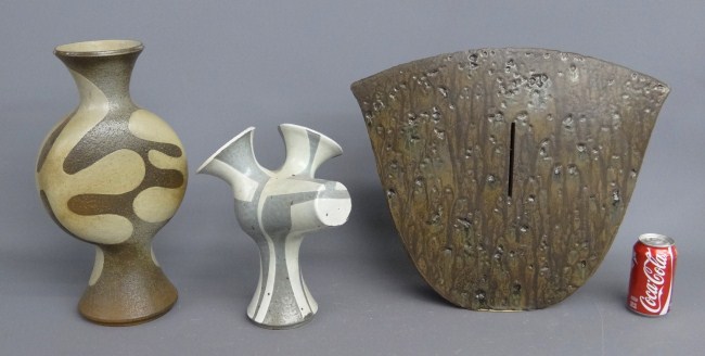 Lot (3) pcs. Modernist pottery.