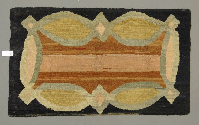 Early geometric hooked rug  167ffe
