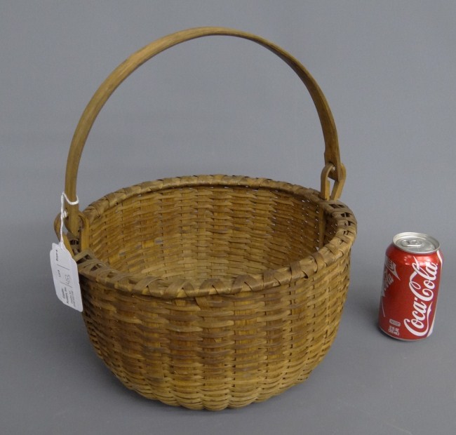 19th c swing handle Taconic basket  16802c