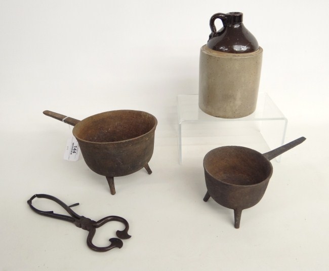 Lot including two early posnet pots