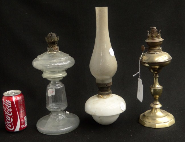 Lot including brass oil lamp clear 168262