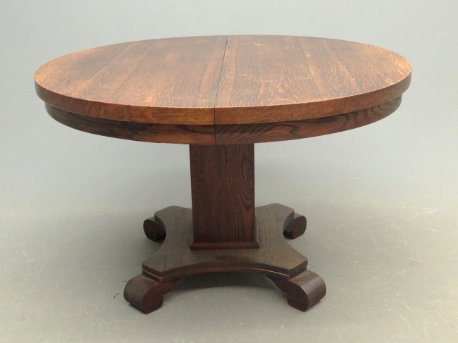 Victorian round oak table. Top