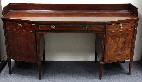 A George III mahogany sideboard 168314