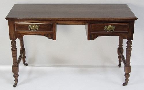 An Edwardian mahogany dressing table