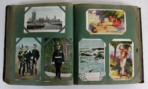 A postcard album of approximately 16840c