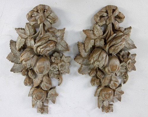 A pair of pottery wall plaques 168424