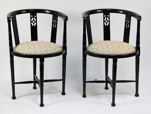 A pair of Japonesque ebonised chairs 168437