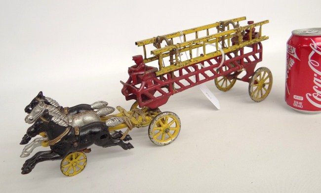 Early painted cast iron fire truck 1686be