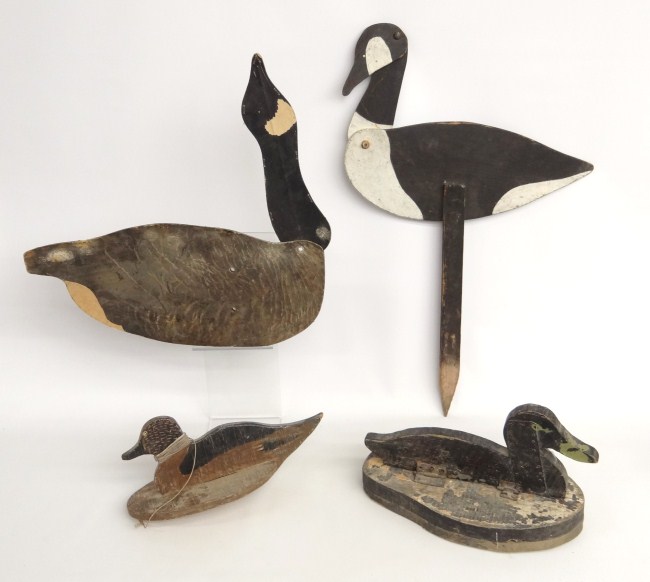 Lot including folding painted decoy