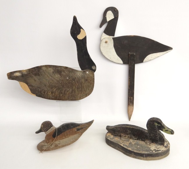 Lot including folding painted decoy 16871c