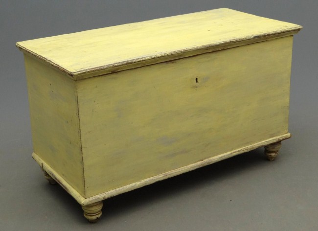 19th c turned foot blanket box 1687c8