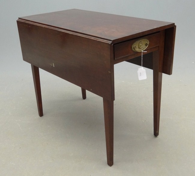 19th c single drawer tapered leg 168816