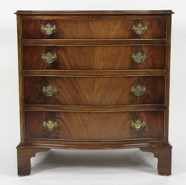 A mahogany serpentine front chest 168873