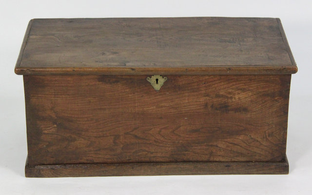 An elm blanket box with hinged