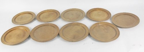 Nine turned beech platters 28cm (11)