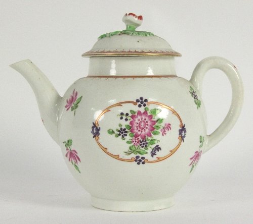 A Worcester teapot and cover of bullet