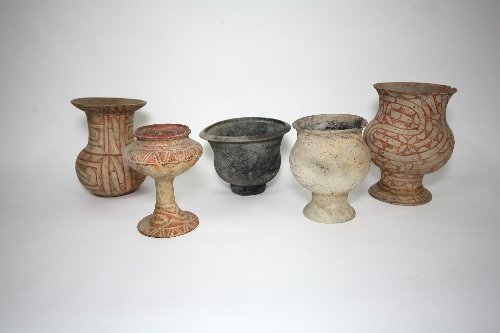 Five Ban Chiang Pottery vessels 1689ae