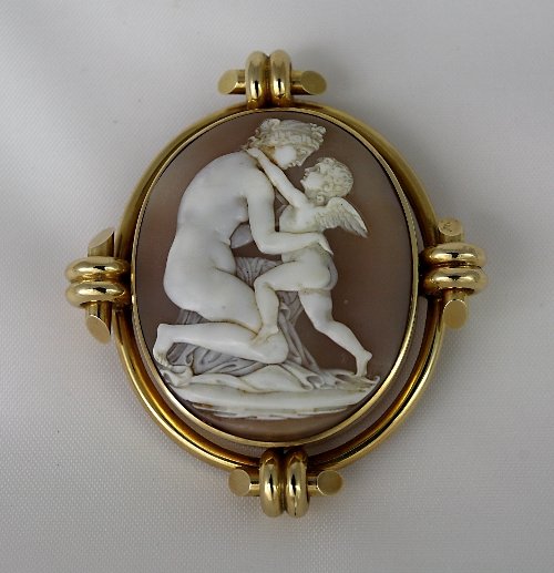 A Victorian shell cameo brooch 1689fe