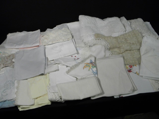 Large lot of assorted estate linens  1691e8