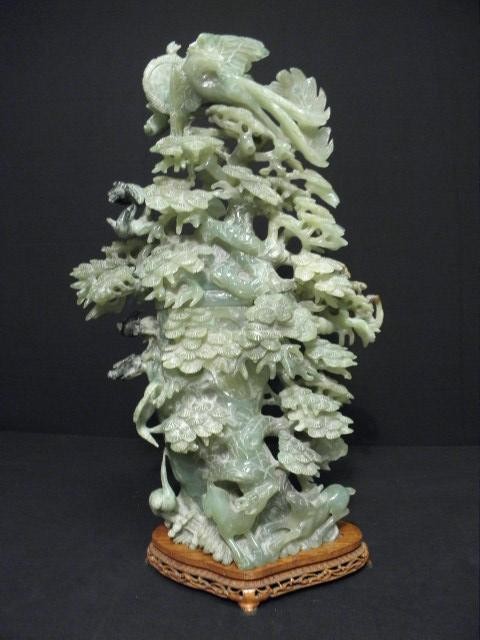 Large Chinese carved green jade 1692d1