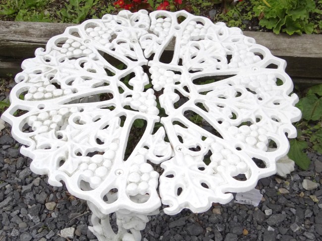 Cast iron garden table 14 Ht  167197