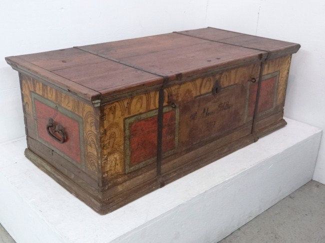 19th c immigrants painted trunk 1671ab