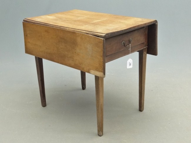 18th c. single drawer walnut dropleaf