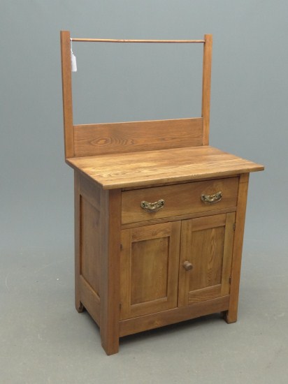 Victorian oak washstand with towel 1672ae