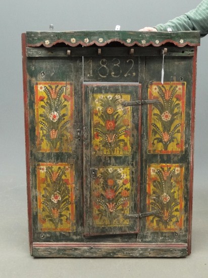 19th c Continental painted cupboard 1672b8