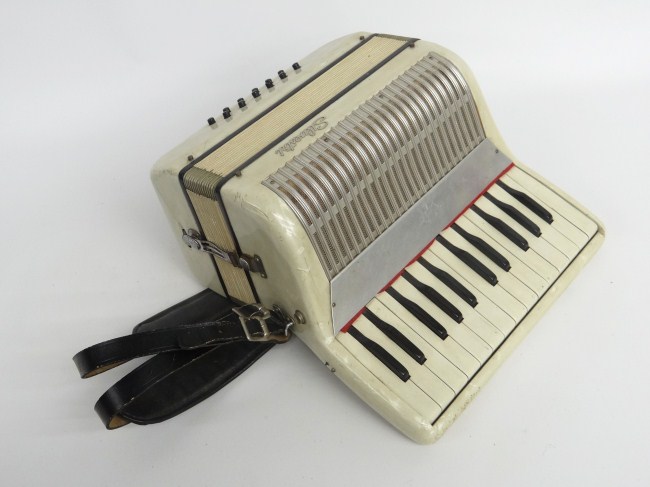 Vintage Silvestri Concertina. 12''