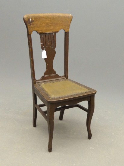 19th c. Victorian oak side chair.