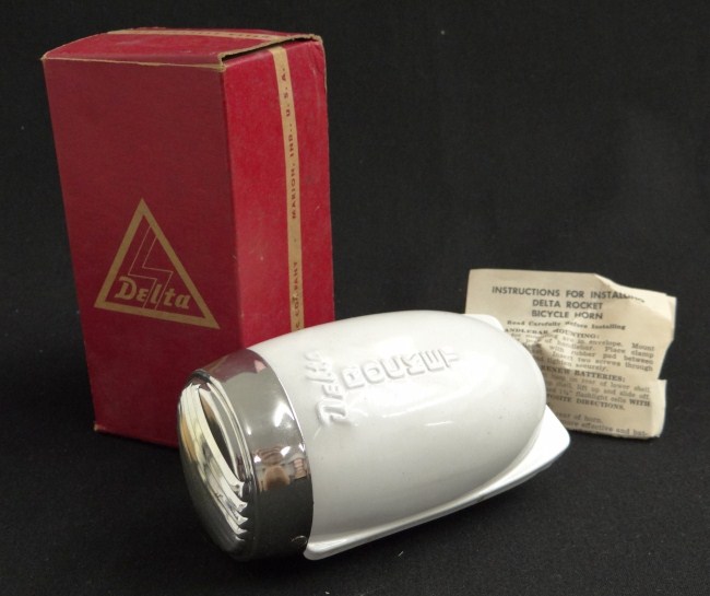 NOS Delta rocket and horn (model A2170).