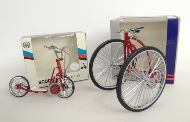 Lot of (2) bicycle models.