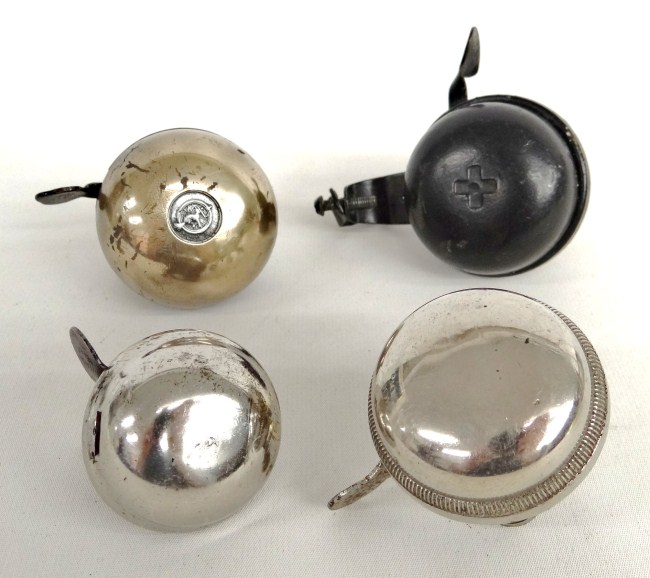 Lot of 4 bicycle bells  16775e