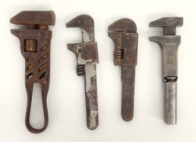 Lot: (4) wrenches one '' Eureka''.