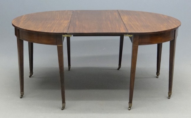 19th c banquet table Consists 167c5d