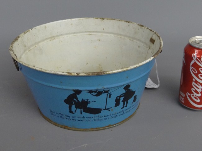Vintage child's toy washtub.10''