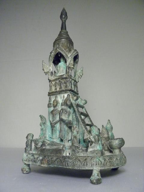 Bronze ''Emerald Buddha'' display